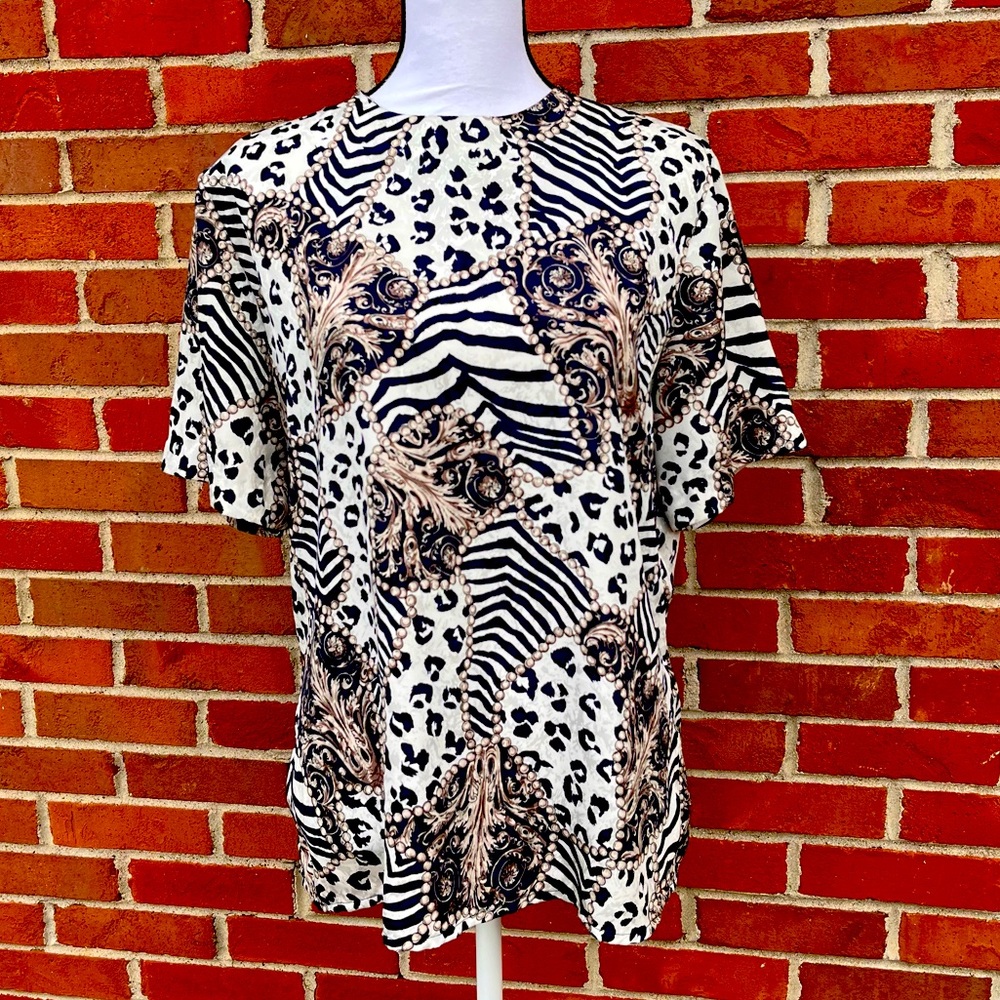 Vintage Southern Lady Short Sleeve Leopard Paisley Pearl Print Blue & White Top
